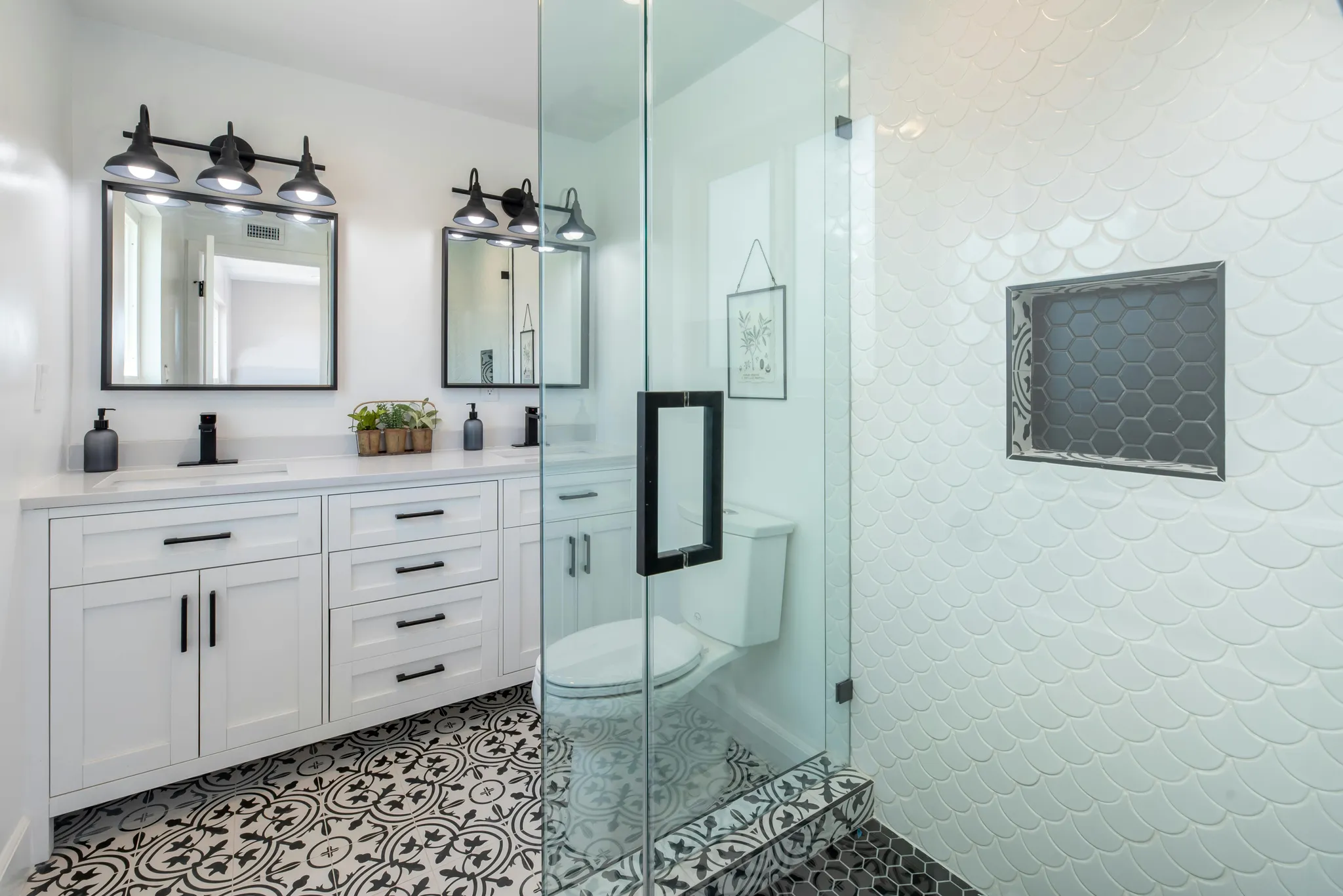 Dando um toque de SPA ao seu Banheiro: Dicas Inovadoras para Decorar com Estilo e FuncionalidadeHello world!