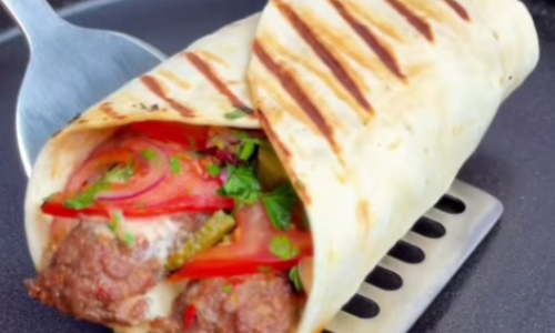 KEBABS MAIS SUCULENTOS EM CASA EM 15 MINUTOS